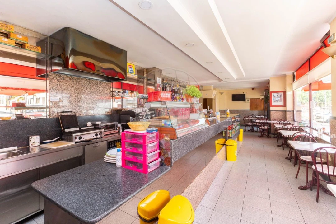 Negócio para Venda em Santa Marinha e São Pedro da Afurada Foto 11