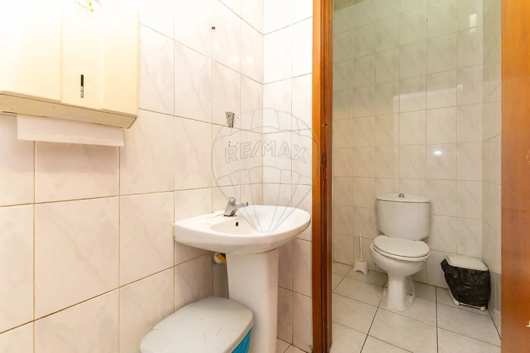 Negócio para Venda em Santa Marinha e São Pedro da Afurada Foto 19