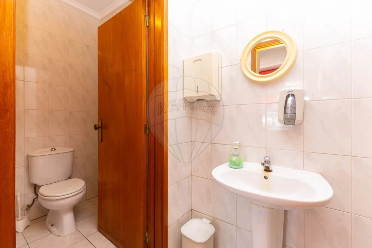 Negócio para Venda em Santa Marinha e São Pedro da Afurada Foto 20