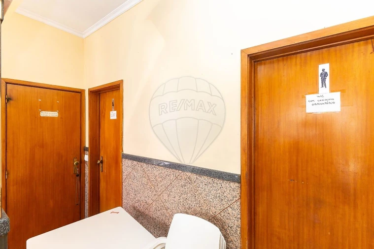 Negócio para Venda em Santa Marinha e São Pedro da Afurada Foto 17