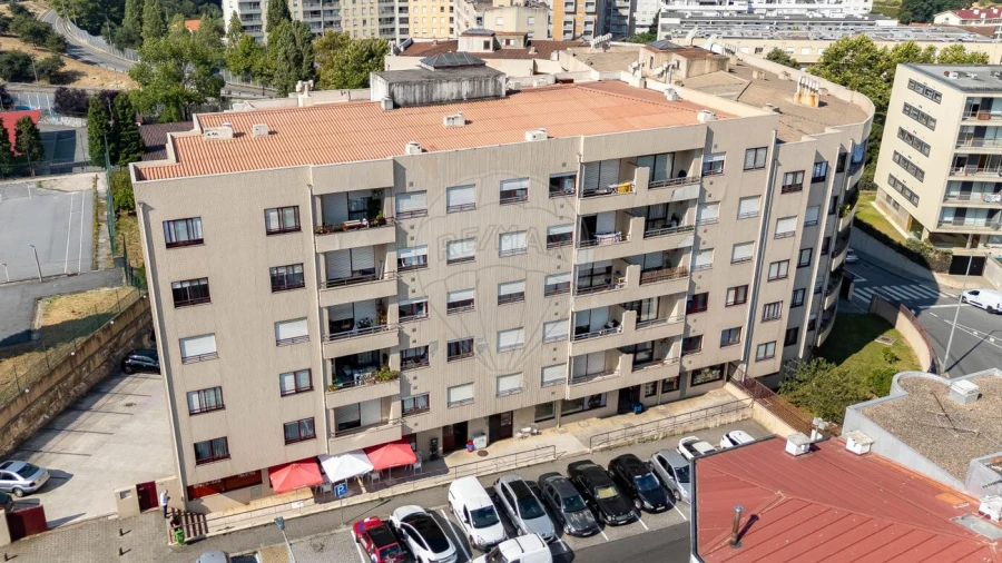 Negócio para Venda em Santa Marinha e São Pedro da Afurada Foto 2