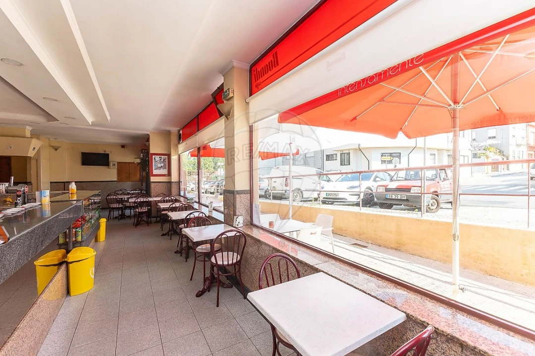 Negócio para Venda em Santa Marinha e São Pedro da Afurada Foto 12