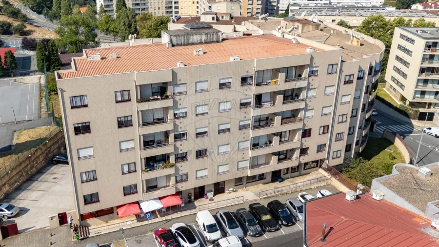 Negócio para Venda em Santa Marinha e São Pedro da Afurada