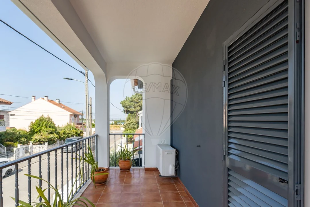 Moradia T4 para Venda em Seixal, Arrentela e Aldeia de Paio Pires Foto 27