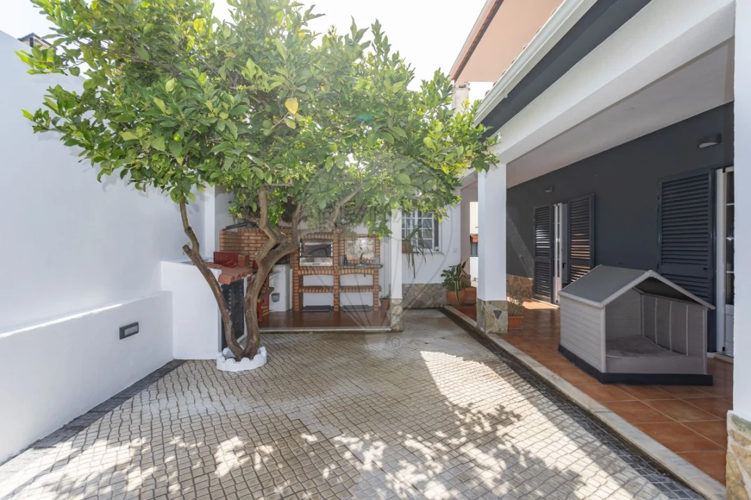 Moradia T4 para Venda em Seixal, Arrentela e Aldeia de Paio Pires Foto 30