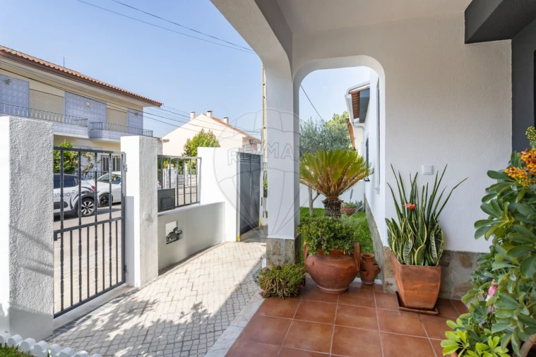 Moradia T4 para Venda em Seixal, Arrentela e Aldeia de Paio Pires Foto 3