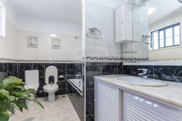 Moradia T4 para Venda em Seixal, Arrentela e Aldeia de Paio Pires Foto 17