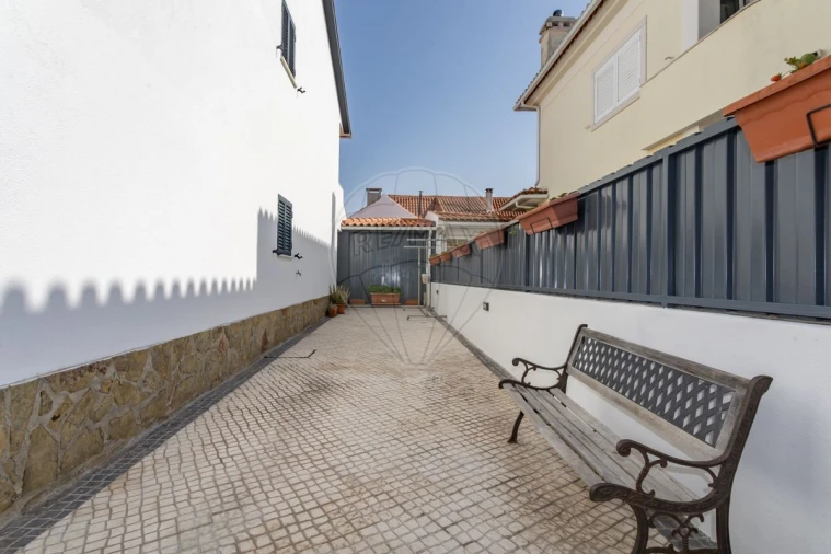 Moradia T4 para Venda em Seixal, Arrentela e Aldeia de Paio Pires Foto 33