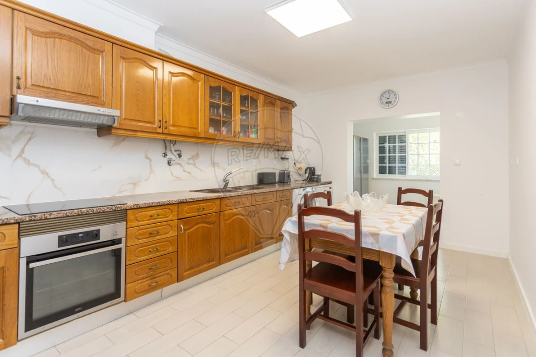 Moradia T4 para Venda em Seixal, Arrentela e Aldeia de Paio Pires Foto 10