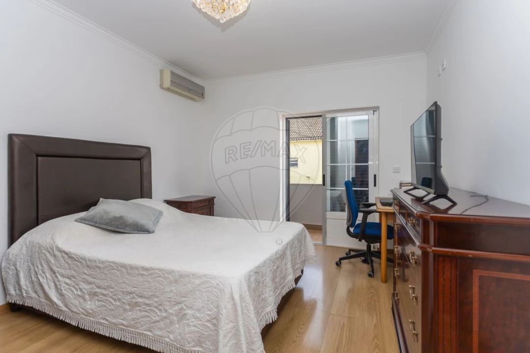 Moradia T4 para Venda em Seixal, Arrentela e Aldeia de Paio Pires Foto 19