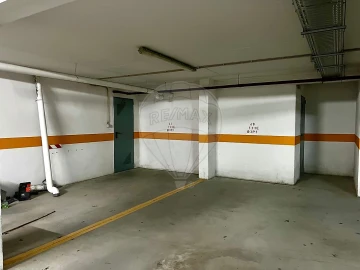 Apartamento T3 para Venda em Santa Maria e São Miguel, São Martinho, São Pedro Penaferrim