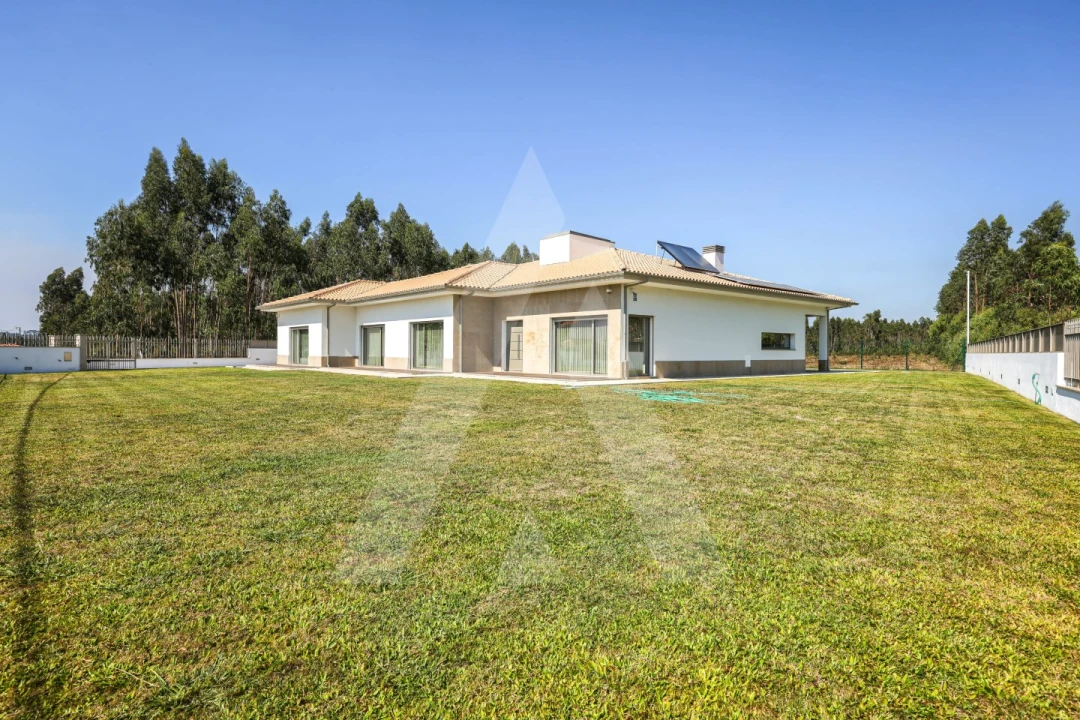 Moradia T3 para Venda em Palhaça Foto 57