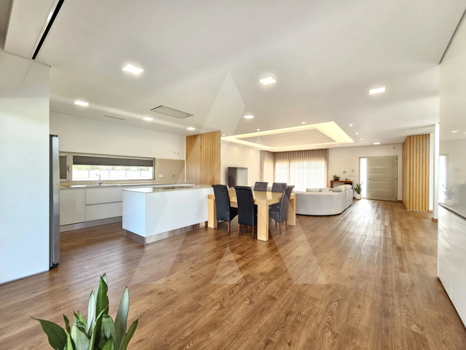 Moradia T3 para Venda em Palhaça Foto 20