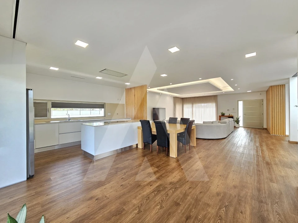 Moradia T3 para Venda em Palhaça Foto 21