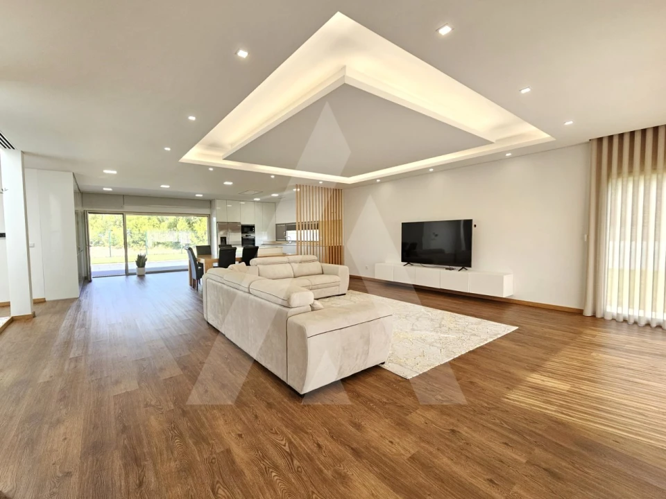 Moradia T3 para Venda em Palhaça Foto 22