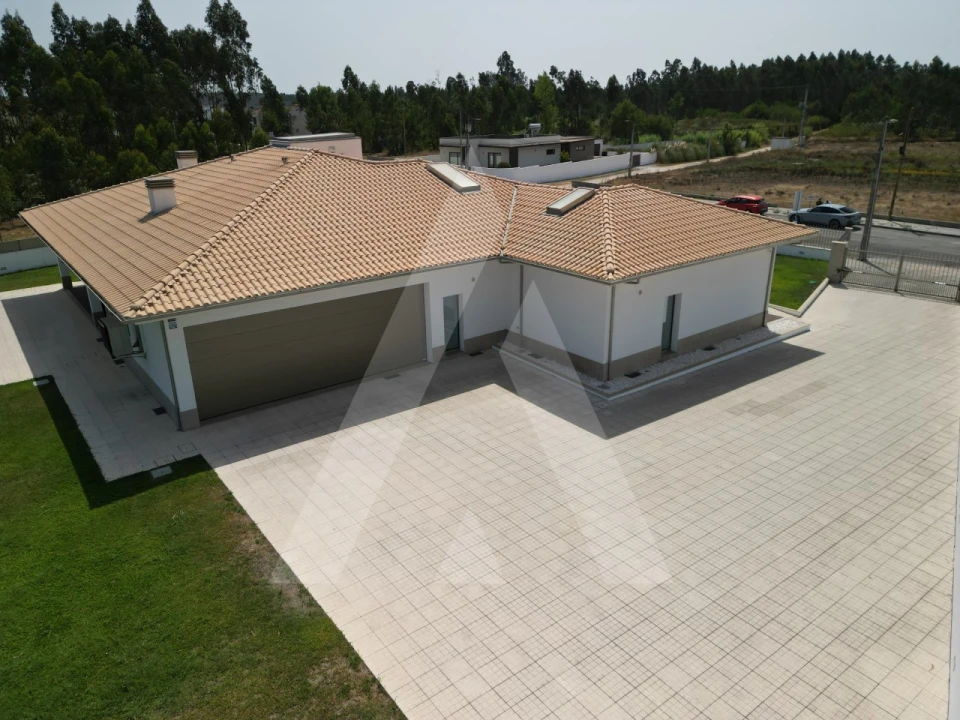 Moradia T3 para Venda em Palhaça Foto 71