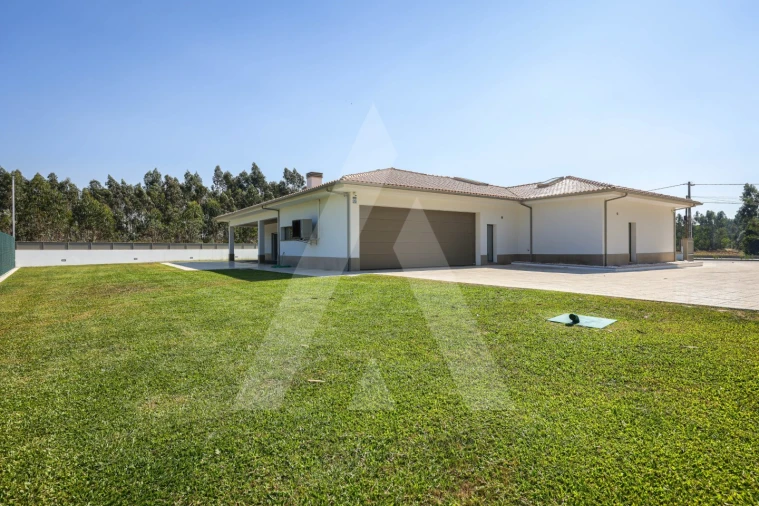 Moradia T3 para Venda em Palhaça Foto 59