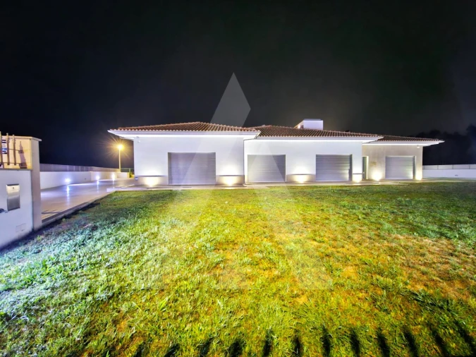 Moradia T3 para Venda em Palhaça Foto 65