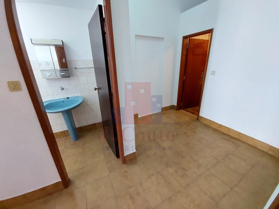 Moradia T4 para Venda em Vimeiro Foto 13
