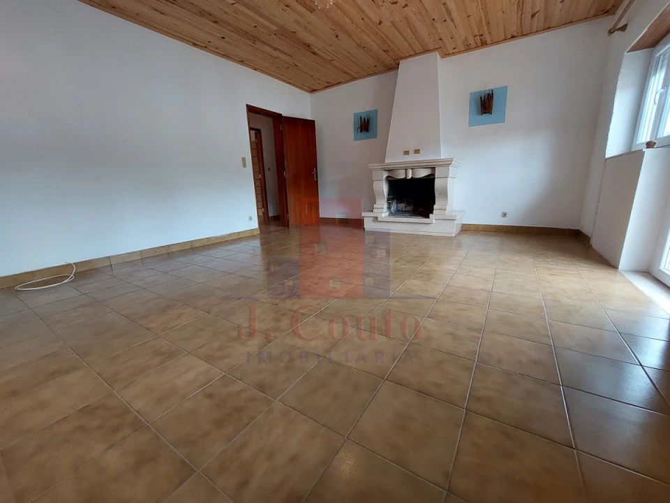 Moradia T4 para Venda em Vimeiro Foto 24