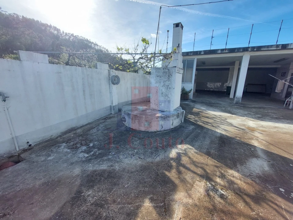 Moradia T4 para Venda em Vimeiro Foto 47