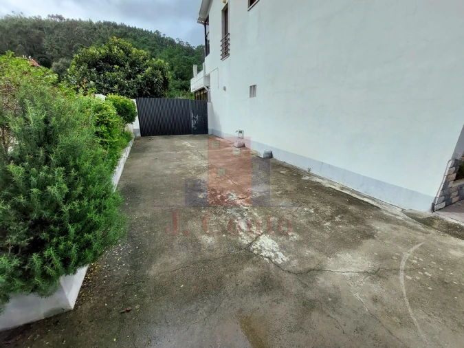 Moradia T4 para Venda em Vimeiro Foto 11