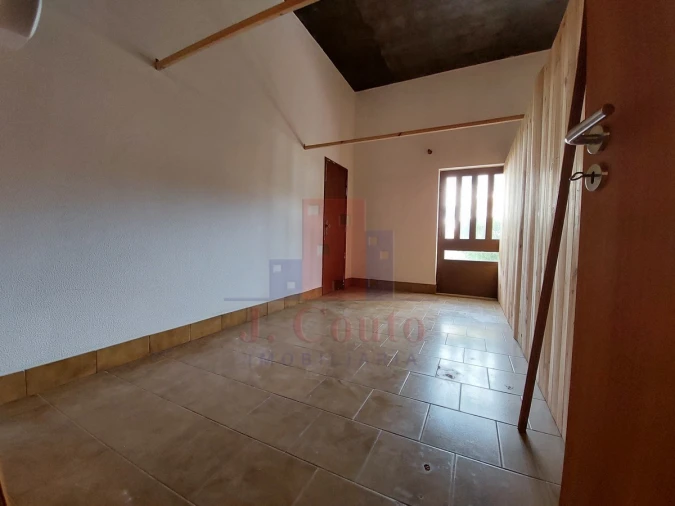 Moradia T4 para Venda em Vimeiro Foto 17