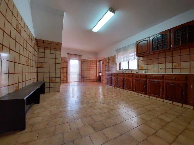 Moradia T4 para Venda em Vimeiro Foto 26