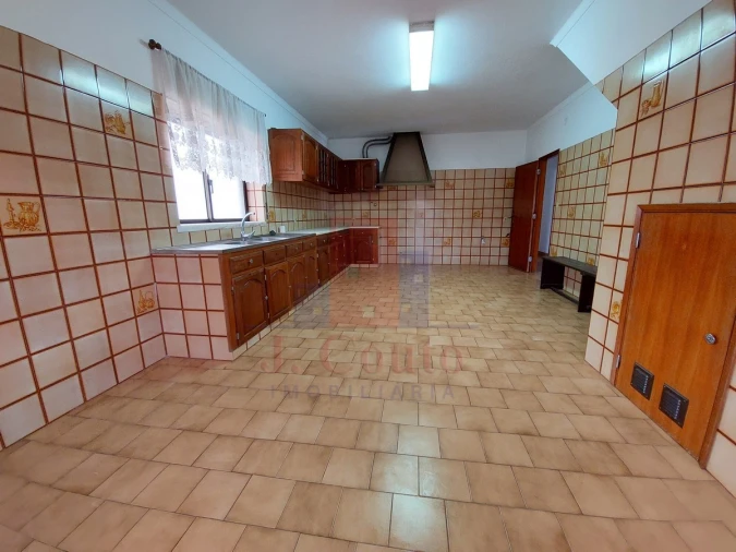 Moradia T4 para Venda em Vimeiro Foto 27