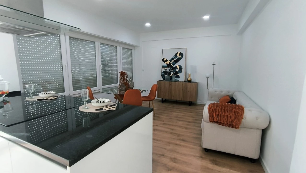 Apartamento T3 para Venda em Benfica Foto 1