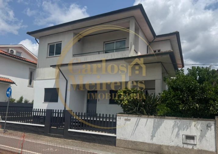 Moradia T3 para Venda em Vila Verde e Barbudo Foto 2