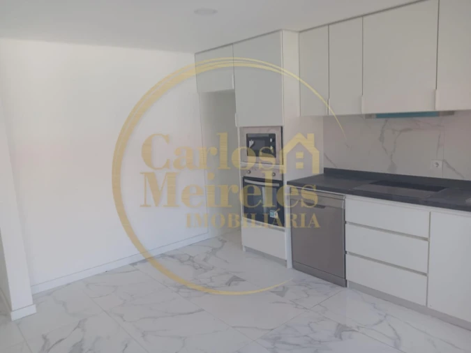 Moradia T3 para Venda em Vila Verde e Barbudo Foto 7