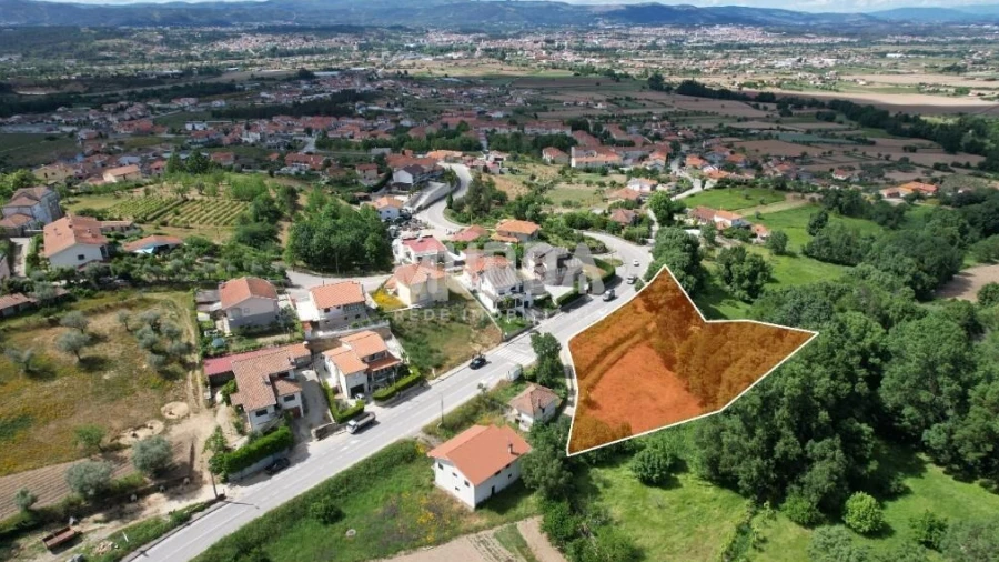 Terreno para Venda em Vilar de Nantes
