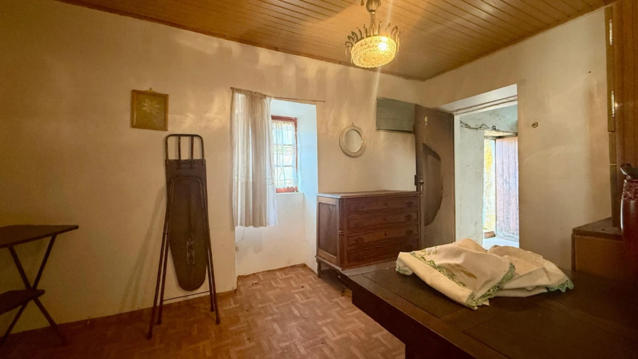 Moradia T3 para Venda em Lavegadas Foto 5