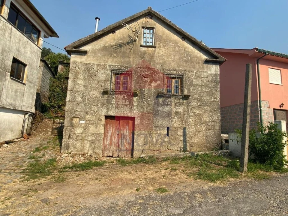 Moradia T1 para Venda em Aboim da Nóbrega e Gondomar Foto 1