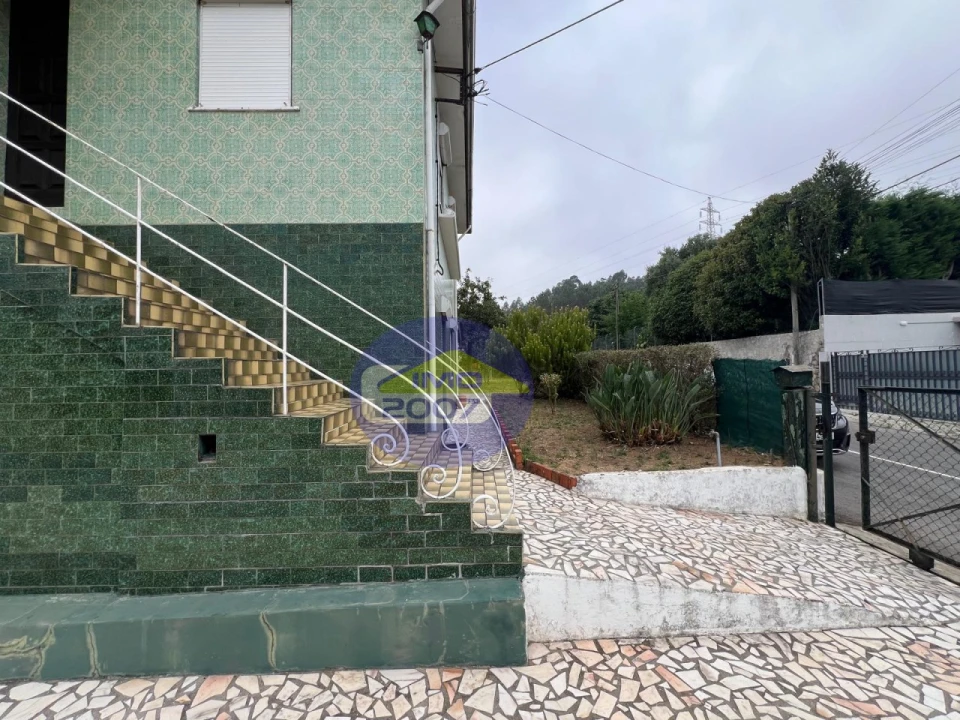 Moradia T5 para Venda em Arrifana Foto 2