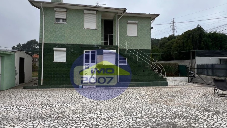 Moradia T5 para Venda em Arrifana