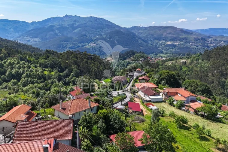 Moradia T2 para Venda em Bouro (Santa Maria) Foto 4