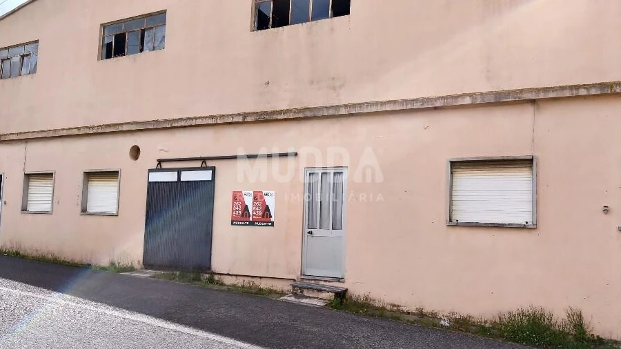 Armazém para Venda em Benedita