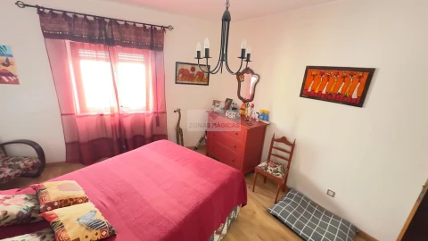 Moradia T4 para Venda em Lagos (São Sebastião e Santa Maria)
