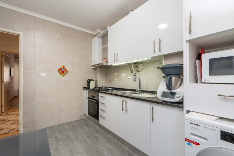 Apartamento T2 para Venda em Odivelas Foto 5