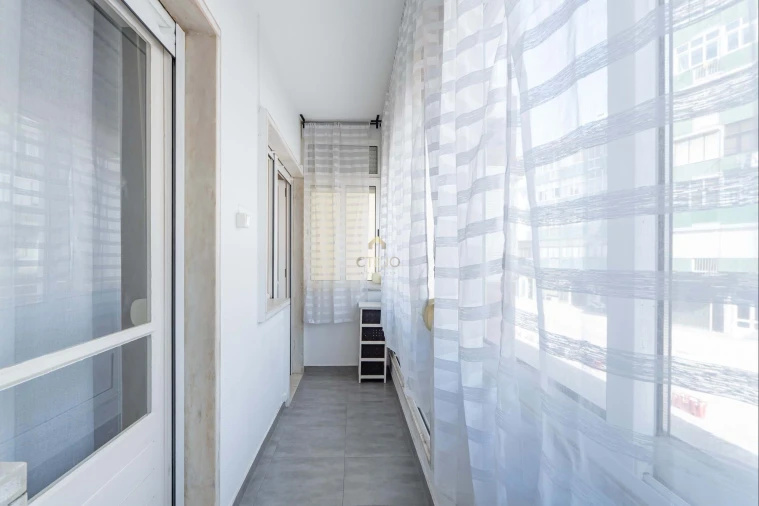 Apartamento T2 para Venda em Odivelas Foto 18