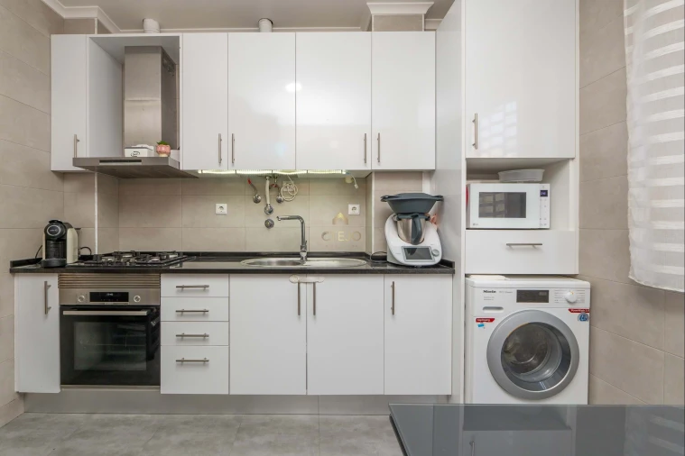 Apartamento T2 para Venda em Odivelas Foto 3