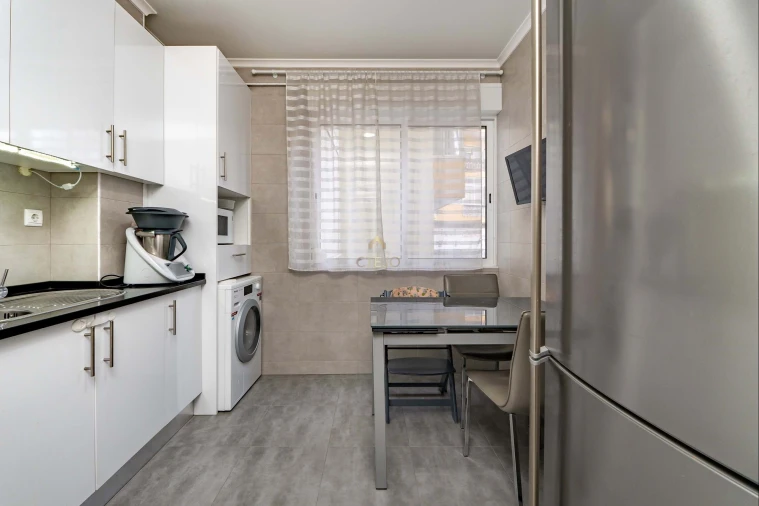 Apartamento T2 para Venda em Odivelas Foto 4