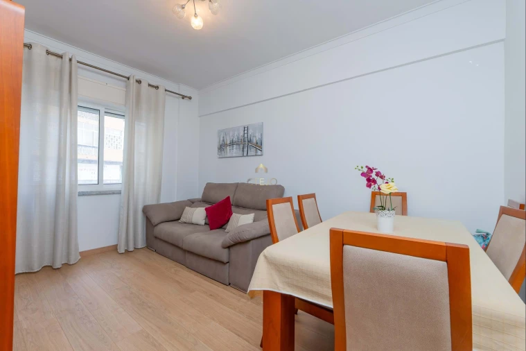 Apartamento T2 para Venda em Odivelas Foto 6