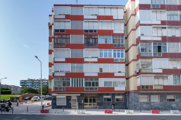 Apartamento T2 para Venda em Odivelas Foto 24
