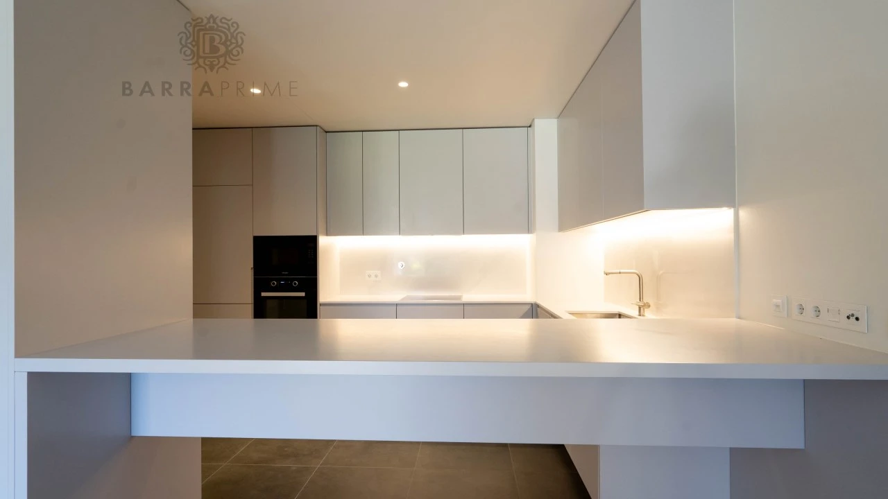 Apartamento T2 para Venda em Quarteira Foto 9