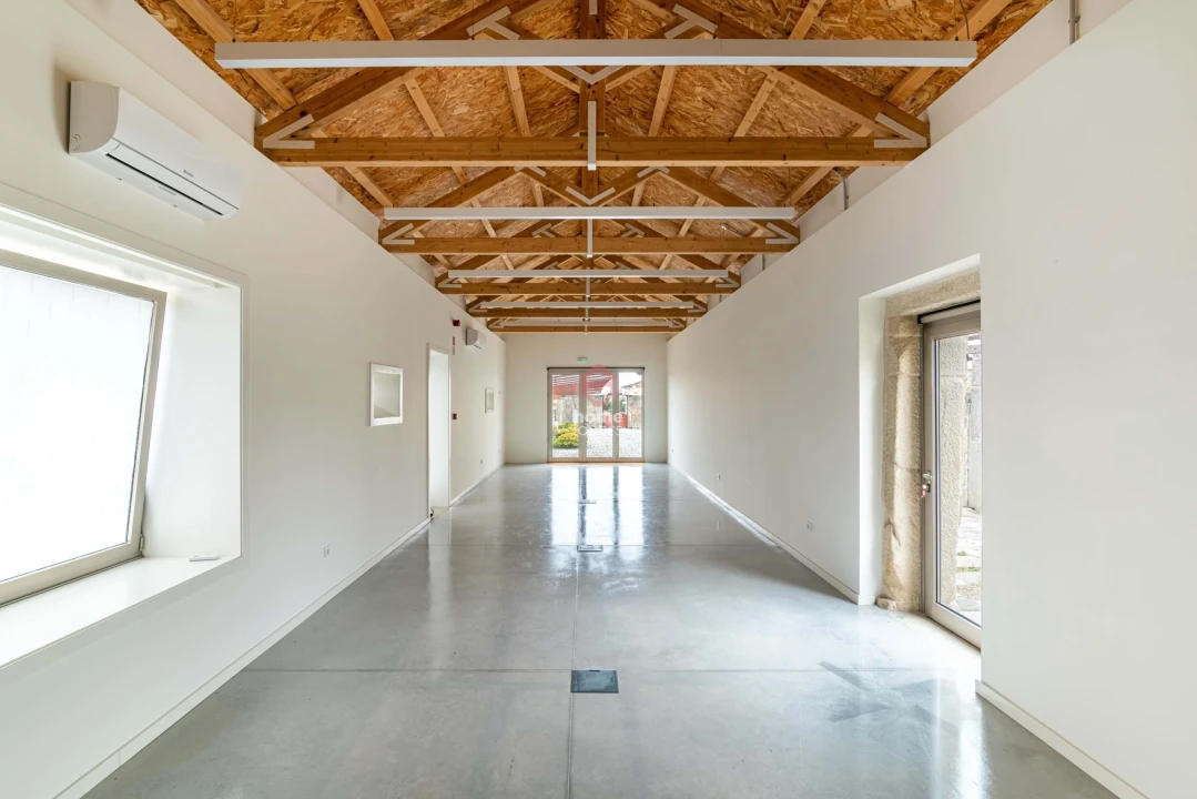 Escritório para Arrendamento em Custoias Foto 5