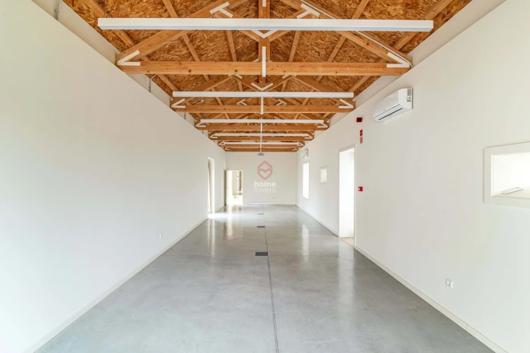 Escritório para Arrendamento em Custoias Foto 4