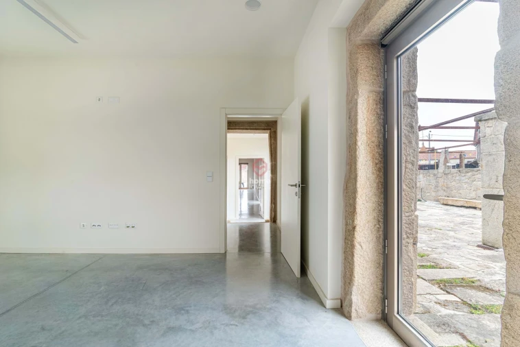 Escritório para Arrendamento em Custoias Foto 8